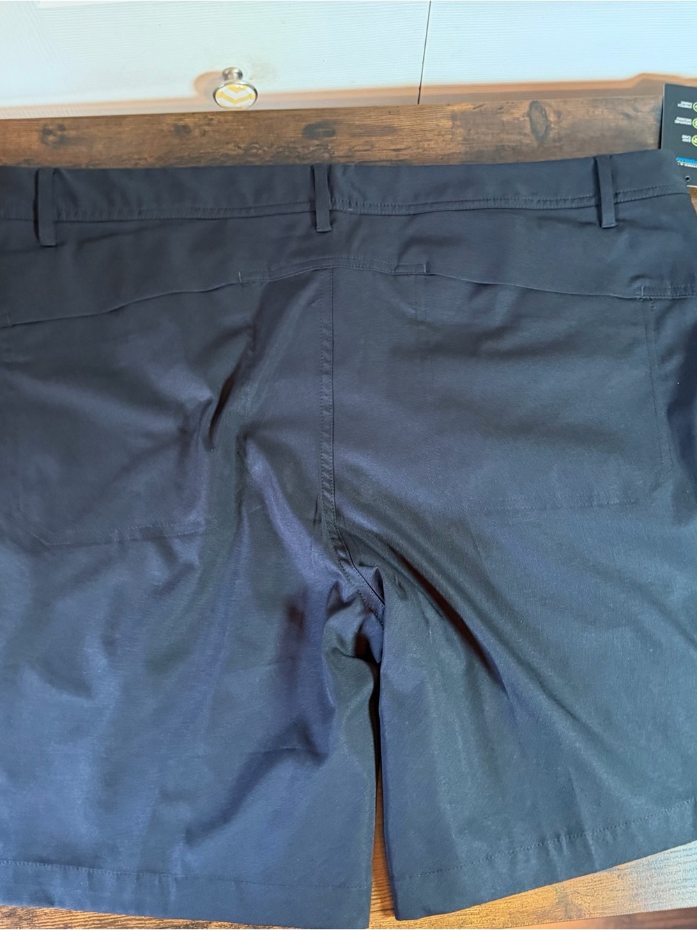 Roundtree & Yorke Performance Straight Fit Flat Front Shorts size 42 -9” Inseam - Picture 10 of 13
